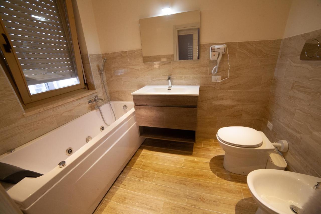 B&B Miramare Suite Tarento Exterior foto
